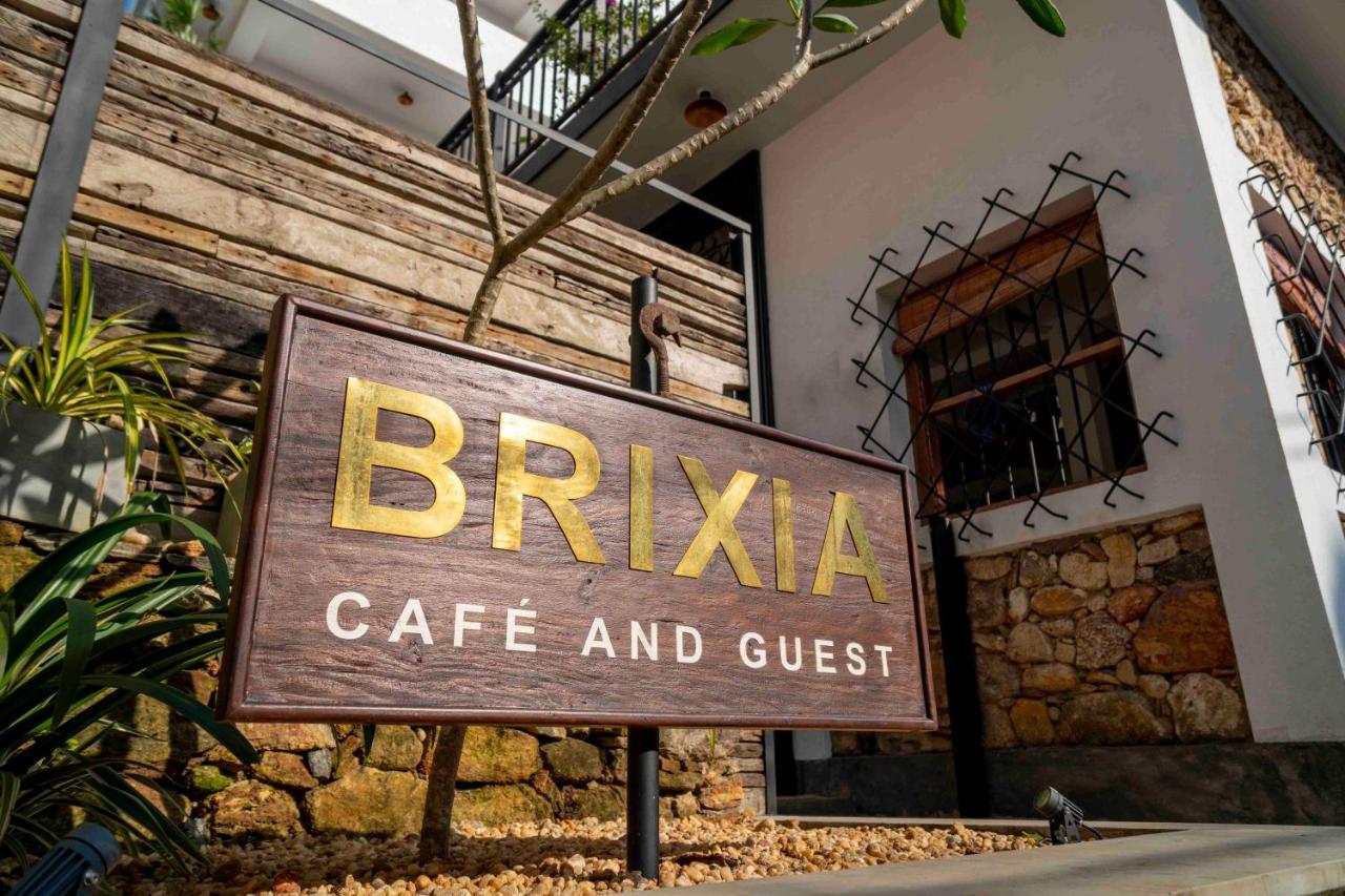Brixia Cafe&Guest Bed and Breakfast Galle Eksteriør billede