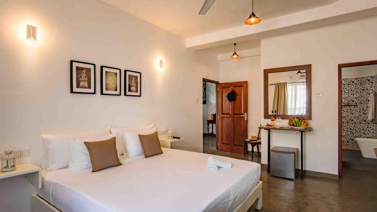 Brixia Cafe&Guest Bed and Breakfast Galle Eksteriør billede