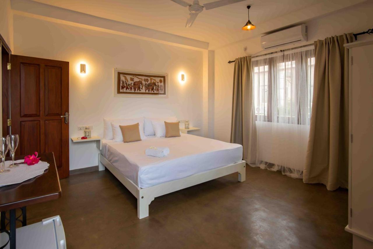 Brixia Cafe&Guest Bed and Breakfast Galle Eksteriør billede